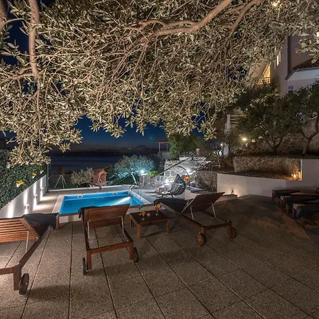 Apartmán Petra With Private Pool *