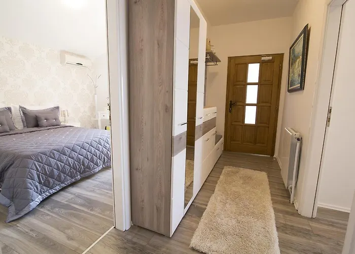 Διαμέρισμα Petra With Private Pool *