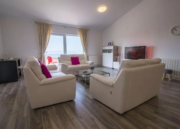 Petra With Private Pool Appartement Makarska
